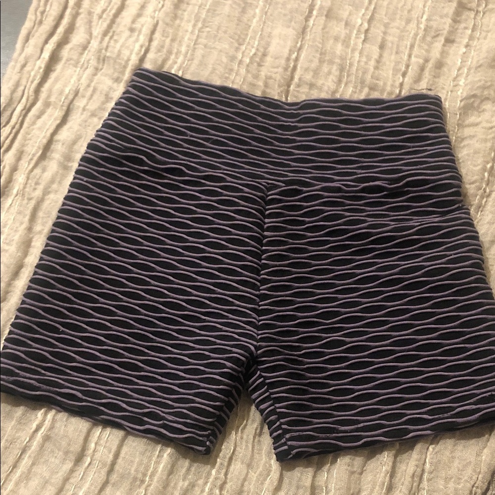 Bella Movement Chic Black and Purple Patterned Bike Shorts